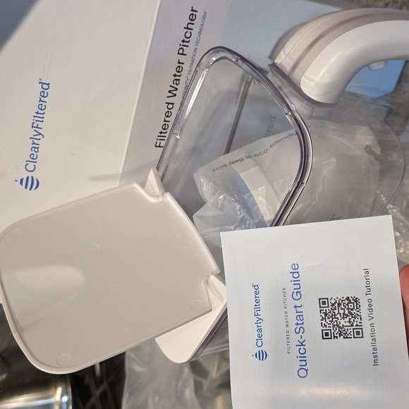 ClearlyFiltered Water Pitcher - Picture 3 of 9